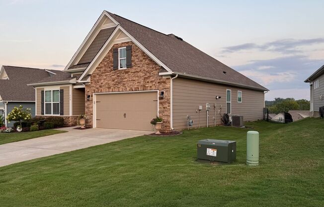 Beautiful 4 Bedroom Single Family Home