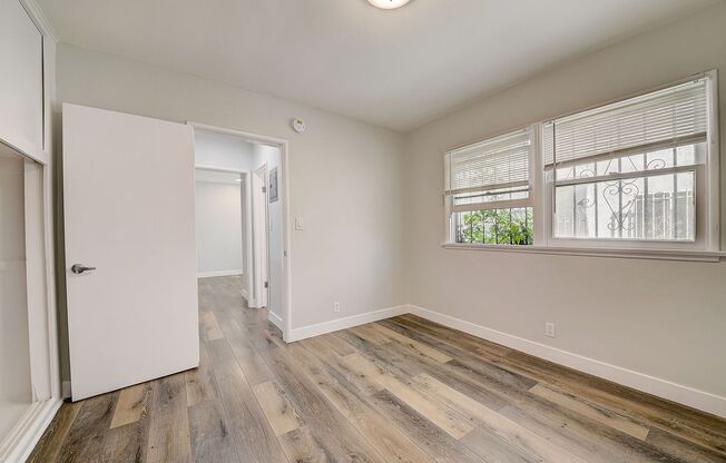 1 bed, 1 bath, 695 sqft, $1,598, Unit 10