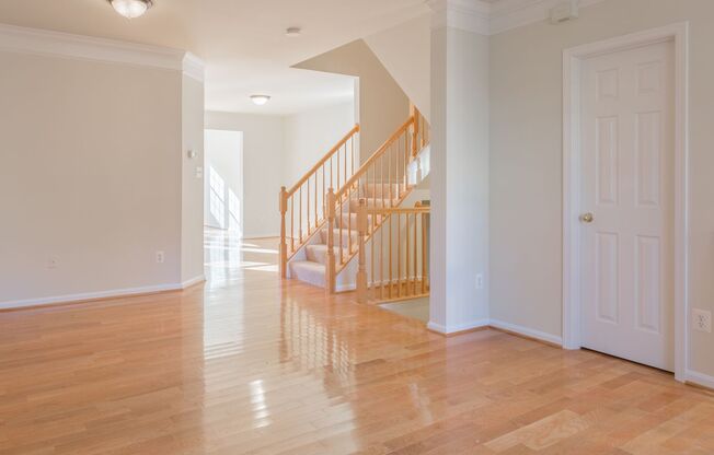 Gorgeous 3 Bed 2.5 Bath Brick Townhome with Deck + Patio In Beautiful South Riding