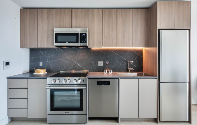 105 2 QUEENS BLVD