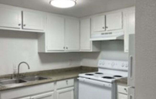2 beds, 2 baths, 852 sqft, $1,410, Unit 175