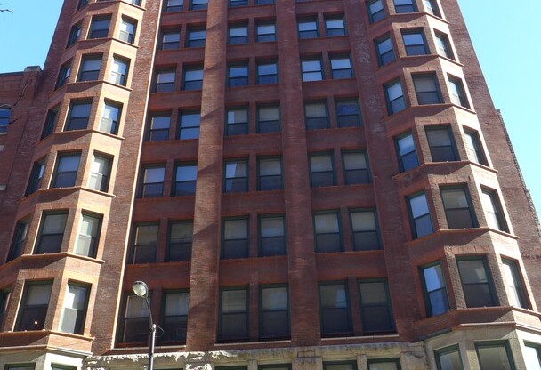 537 S Dearborn Terminals Building