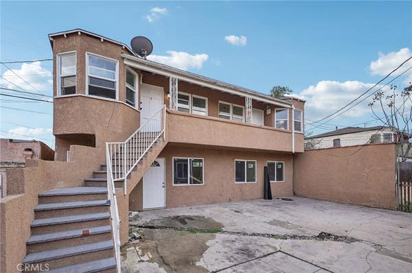122 W 110 ST