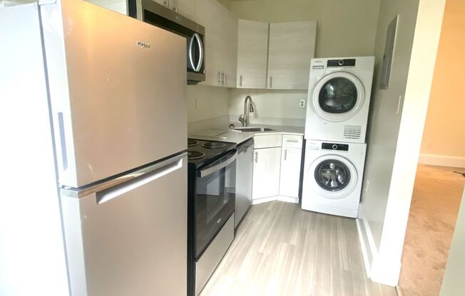 Studio, 1 bath, 475 sqft, $960, Unit Apt 206