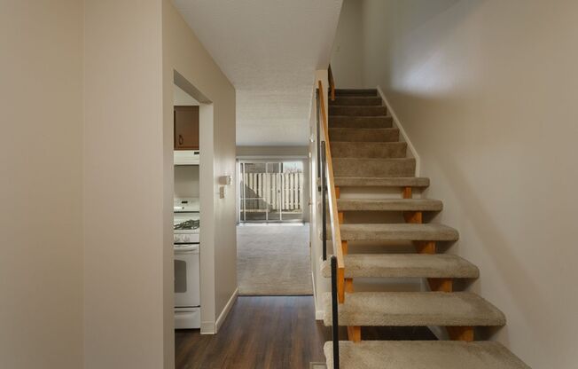 2 beds, 1.5 baths, $1,350, Unit 411 E Buttles Ave Apt. K