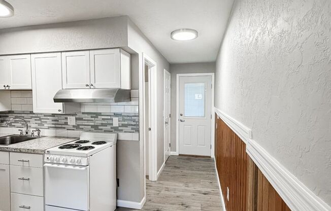 Studio, 1 bath, $850, Unit 25Th440#2