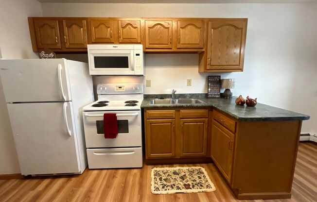 Studio, 1 bath, 430 sqft, $685, Unit 137