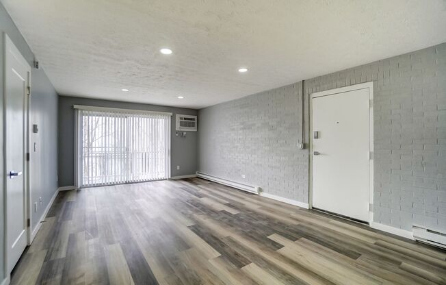 3 beds, 2 baths, 1,130 sqft, $1,875, Unit 5564-03