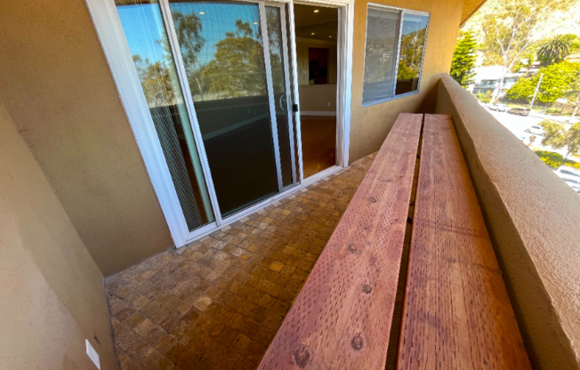 2 beds, 1.5 baths, 950 sqft, $4,195