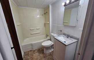 2 beds, 1 bath, $900, Unit unit 2