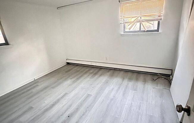 1 bed, 1 bath, $1,050, Unit D3