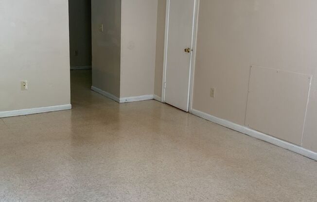 2 bedroom 1 1/2 bath townhouse