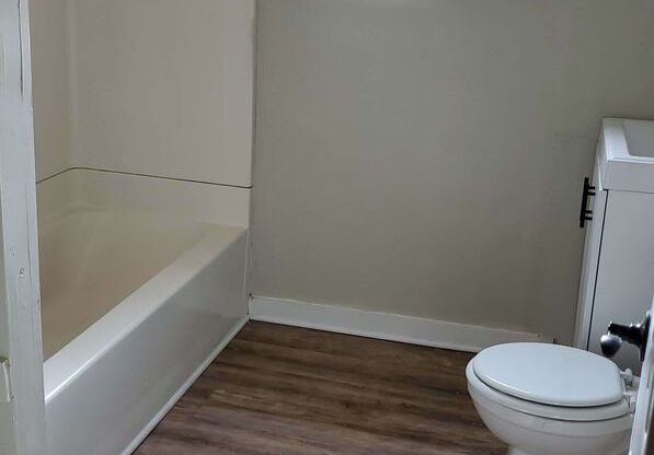 148 S Hedges 3 bed 2 bath and recently refurbished