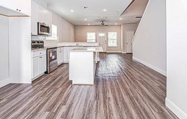 5217 E HOUSTON RD