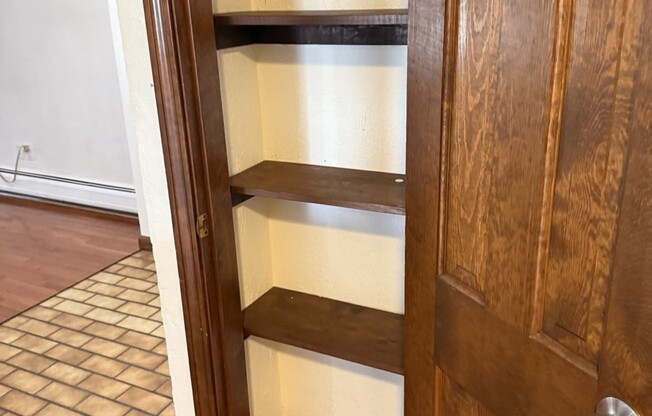 2 beds, 1 bath, $2,650, Unit 4