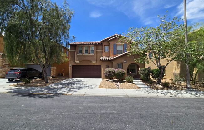 A Fabulous 3 Bedroom, 2 Bathroom  HOME IN MOUNTAINS EDGE!!!