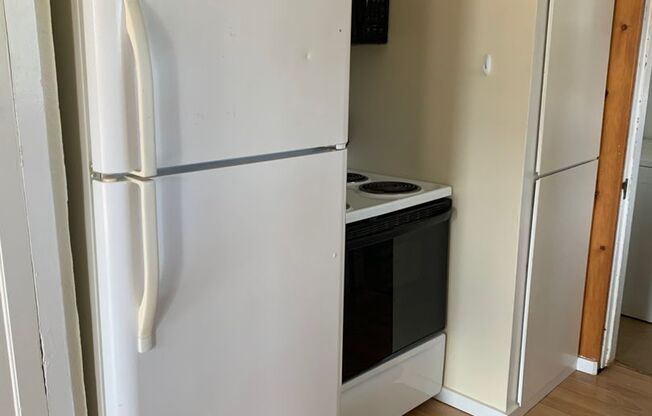 1 bed, 1 bath, $1,500, Unit 1/2