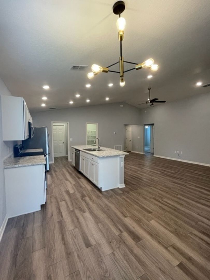 4/2 in Eagle Lake for Rent