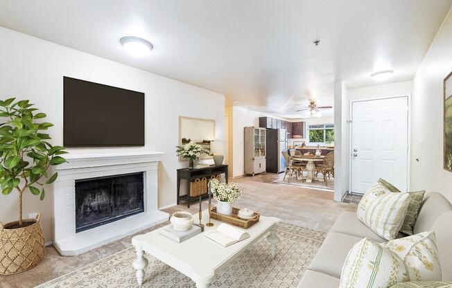 2 beds, 2 baths, 970 sqft, $1,905