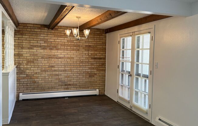 2 beds, 2 baths, 1,007 sqft, $1,775, Unit 32