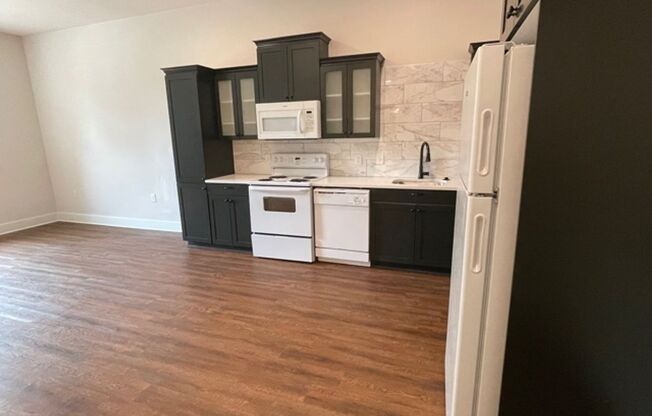 1 bed, 1 bath, 609 sqft, $1,025, Unit 105A