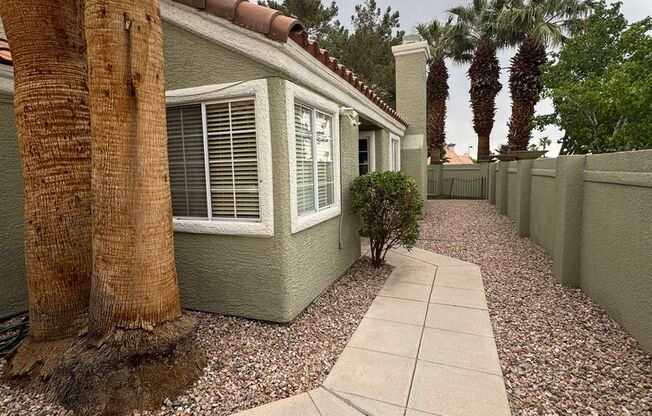 Cozy Peccole Ranch Home