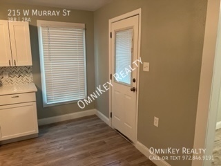 3 beds, 2 baths, 1,218 sqft, $1,400