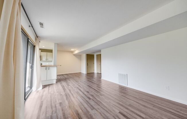 2 beds, 1 bath, $1,550, Unit A.