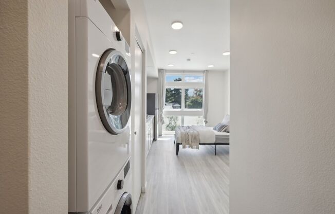 Studio, 1 bath, 319 sqft, $2,495, Unit 212