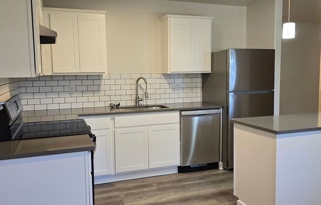 2 beds, 2 baths, 981 sqft, $1,795, Unit 118