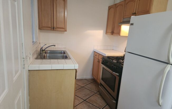 $500 OFF First Month's Rent! 1 Bedroom Apt, Upstairs Unit, Onsite Laundry, Gated Community!