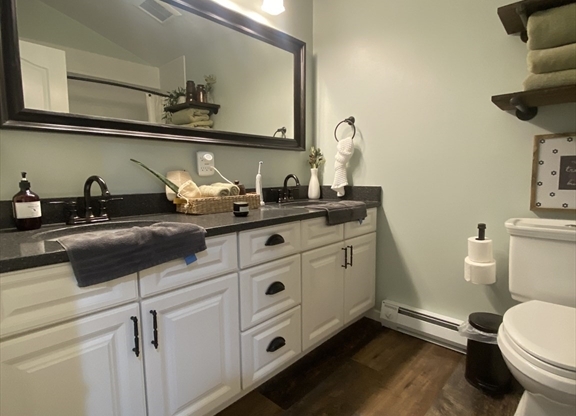 2 beds, 1.5 baths, 1,014 sqft, $3,000, Unit F304
