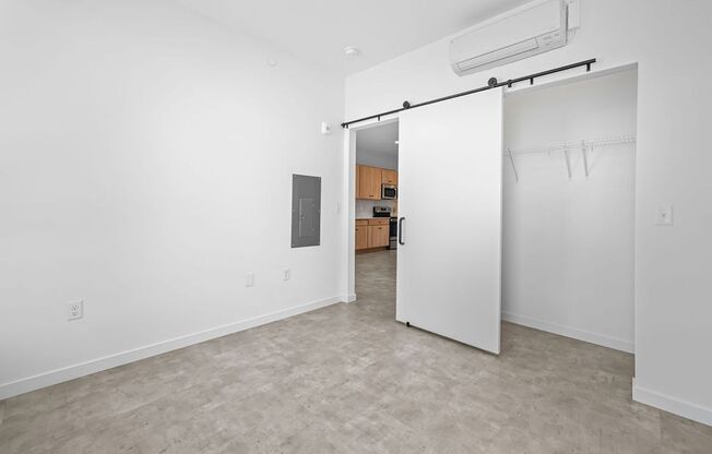 Studio, 1 bath, 490 sqft, $1,250, Unit 206