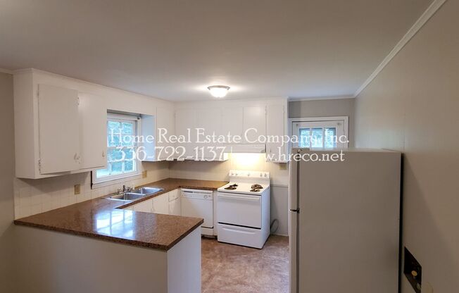 3 beds, 1 bath, $1,395