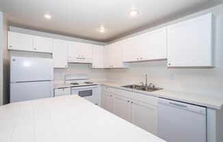 1 bed, 1 bath, 770 sqft, $1,595, Unit 13