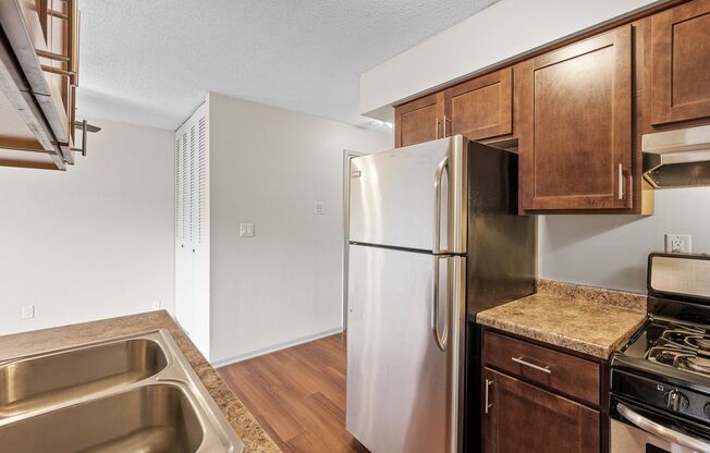 Studio, 1 bath, 450 sqft, $999, Unit 30-108