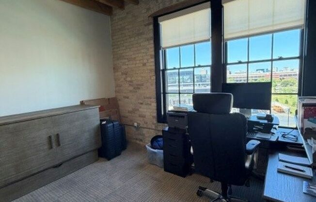 2 beds, 1 bath, 933 sqft, $2,350, Unit 404