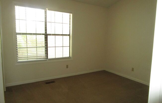 2 beds, 1.5 baths, 1,000 sqft, $950, Unit 655b