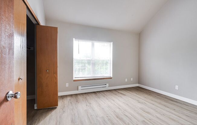 2 beds, 1 bath, 900 sqft, $1,399, Unit 1510 - 207