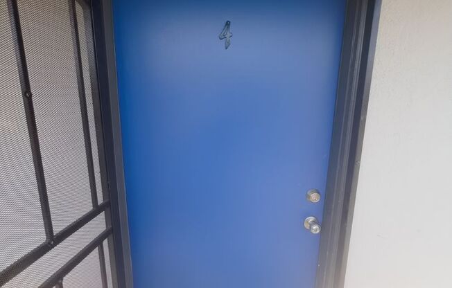 $1895 - Cozy Upstairs 1 bed / 1 bath near San Jose Community College!