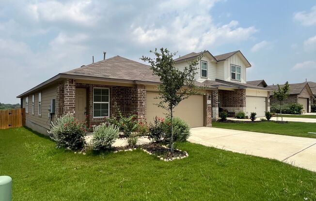 413 Middle Green Loop, Floresville, TX. 78114