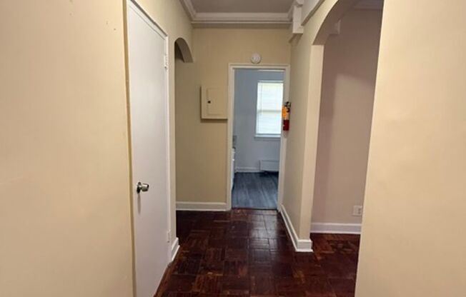 1 bed, 1 bath, 653 sqft, $900, Unit B62