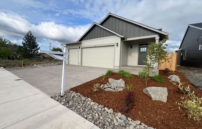 3 Bedroom 2 Bath Silverton OR