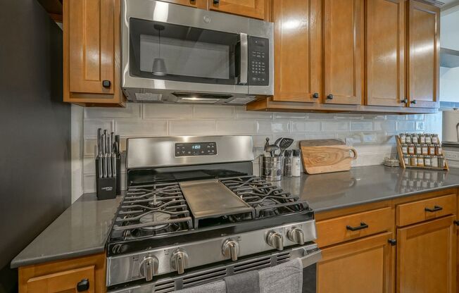 2 beds, 2 baths, 1,145 sqft, $1,895, Unit 208