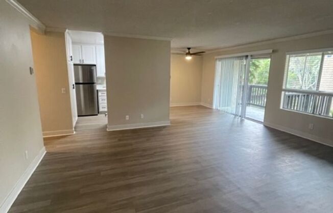 2 beds, 2 baths, 1,015 sqft, $2,975, Unit 211