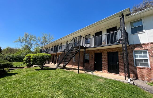 1 bed, 1 bath, 650 sqft, $1,053, Unit Willoway-2