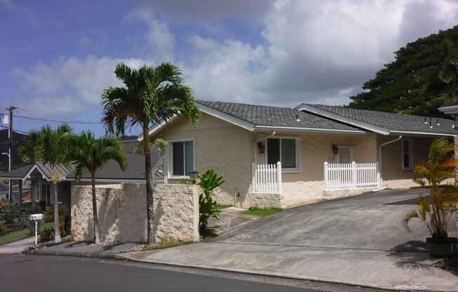 Kaneohe - 3 Bdrm/2 Bath