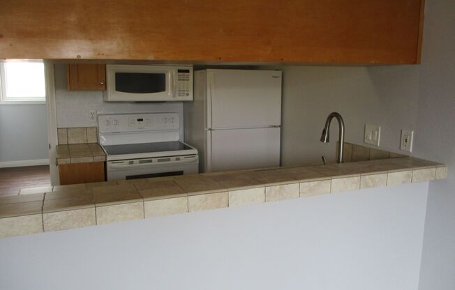 Desirable Point Loma 2nd floor 1 bdr 1 bath Apartment