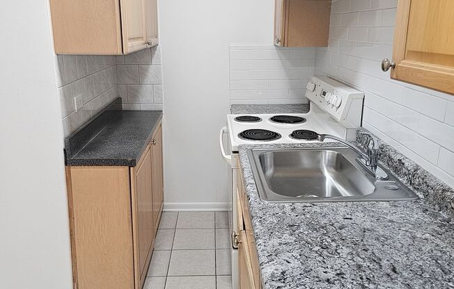 2 beds, 1.5 baths, $2,395, Unit 304