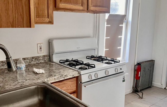 3 beds, 1 bath, $3,777, Unit 1